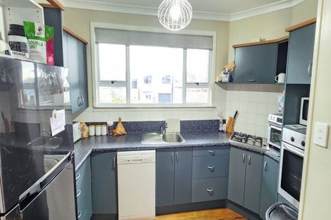Photo of property in 2 Hood Place, Spotswood, New Plymouth, 4310