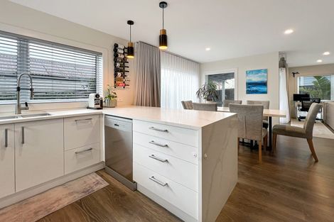 Photo of property in 51a Gills Road, Bucklands Beach, Auckland, 2014