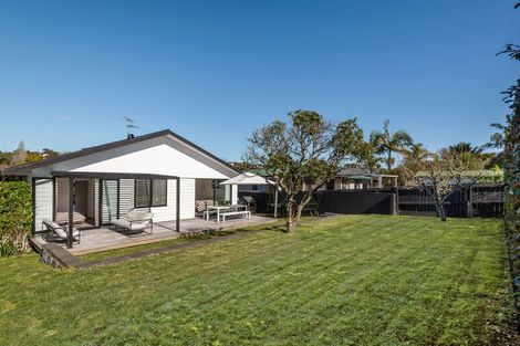 Photo of property in 48 Sylvia Road, Hillcrest, Auckland, 0627
