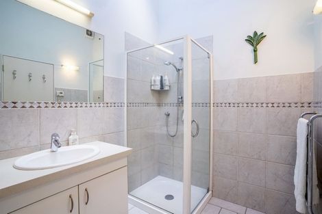 Photo of property in 2/9 Tipau Street, Torbay, Auckland, 0630