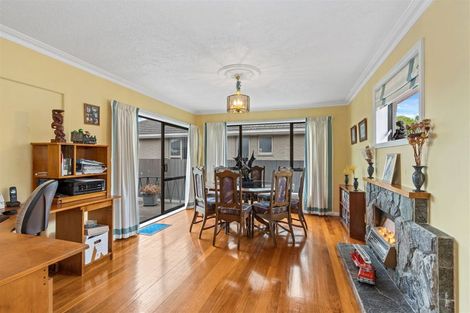 Photo of property in 12 Fairmont Place, Hornby, Christchurch, 8042