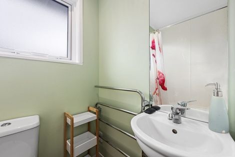 Photo of property in 2-3 Pine Tree Lane, Korokoro, Lower Hutt, 5012