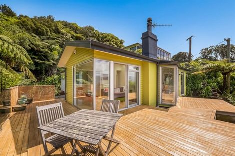 Photo of property in 19 London Road, Korokoro, Lower Hutt, 5012