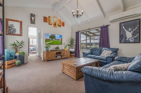 Photo of property in 31 Rosedale Crescent, Cloverlea, Palmerston North, 4412