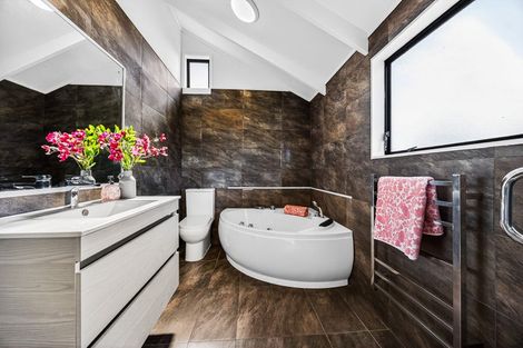 Photo of property in 61a Jaemont Avenue, Te Atatu South, Auckland, 0610