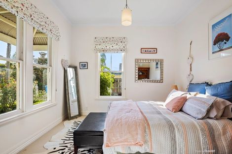 Photo of property in 25 Daniel Street, Martinborough, 5711