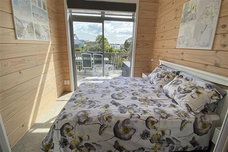 Photo of property in 87 Hebron Road, Waiake, Auckland, 0630