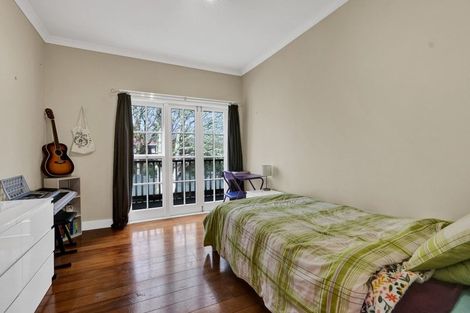 Photo of property in 11 Sycamore Grove, Lower Vogeltown, New Plymouth, 4310