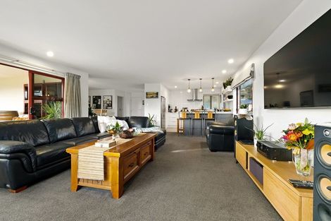 Photo of property in 15 Allenby Place, Wanaka, 9305