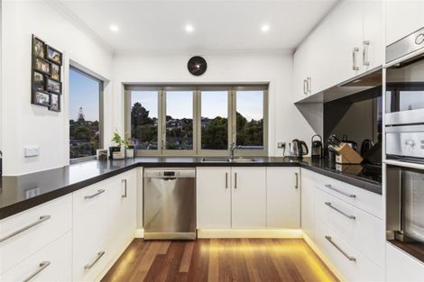 Photo of property in 44 Matipo Road, Mairangi Bay, Auckland, 0630