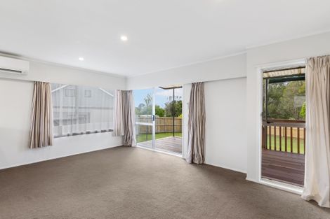 Photo of property in 1/1 Dalwhinnie Parade, Highland Park, Auckland, 2010