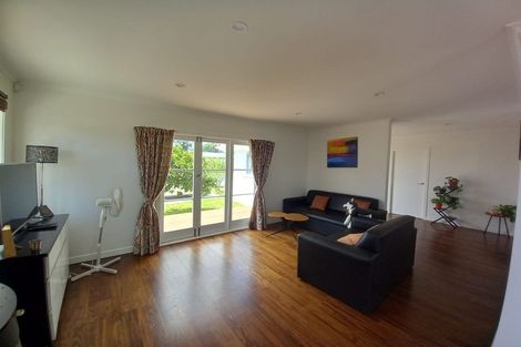 Photo of property in 20 Tamariki Avenue, Kelston, Auckland, 0602