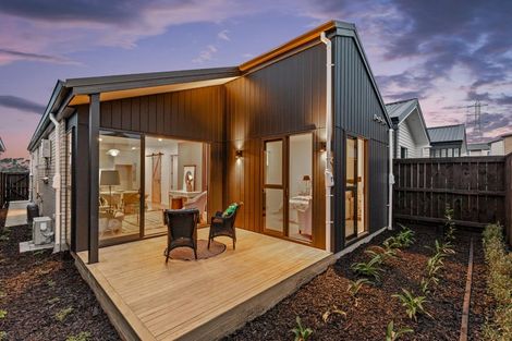 Photo of property in 21 Paretao Street, Massey, Auckland, 0614