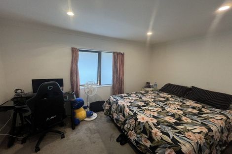 Photo of property in 18a Te Atatu Road, Te Atatu South, Auckland, 0610