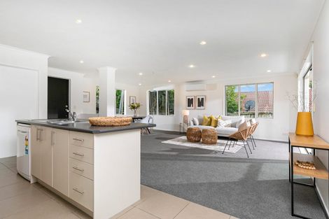 Photo of property in 9 Bonny Crescent, Massey, Auckland, 0614