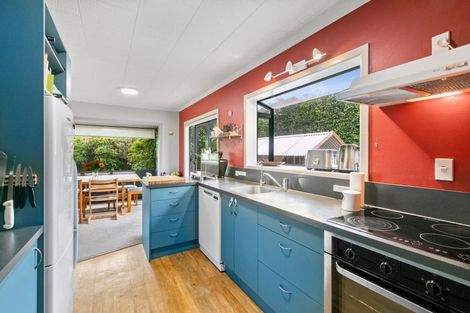 Photo of property in 108a Wairau Road, Oakura, 4314