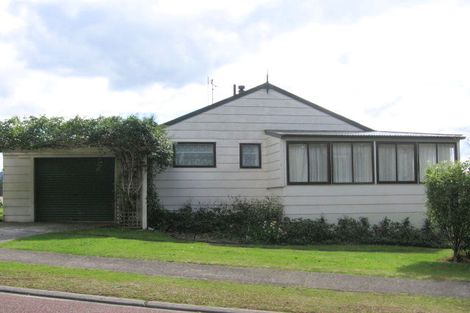 Photo of property in 24 Mount Avenue, Pauanui, Hikuai, 3579