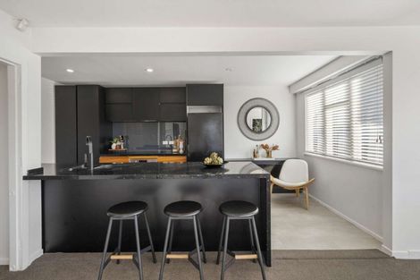 Photo of property in 25 Holland Avenue, Point England, Auckland, 1072