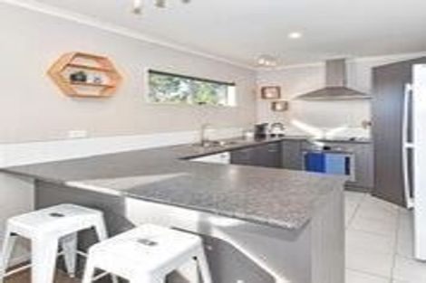 Photo of property in 9a Crispe Road, Clarks Beach, 2122