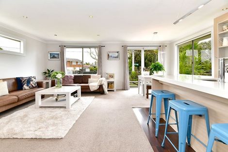 Photo of property in 27 Doment Crescent, Orewa, 0931