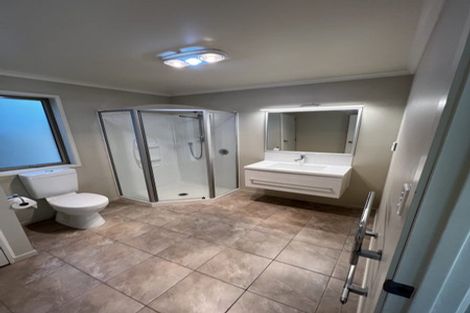 Photo of property in 14 Binda Place, Botany Downs, Auckland, 2010