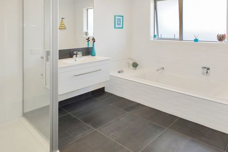 Photo of property in 10 Godwit Court, Foxton Beach, Foxton, 4815