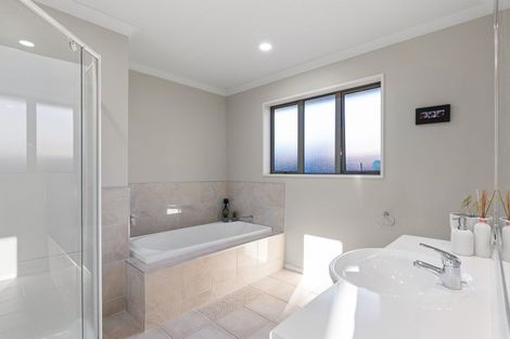 Photo of property in 4 Dinglebay Place, Casebrook, Christchurch, 8051