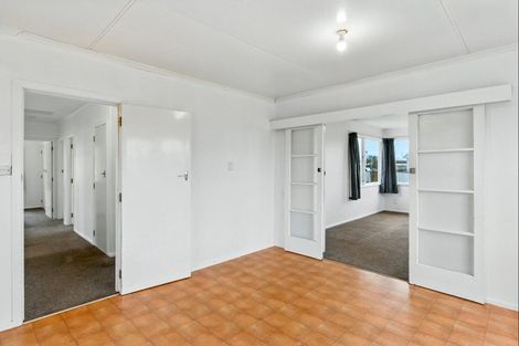 Photo of property in 2 Collingwood Street, Levin, 5510