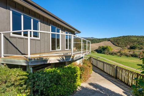 Photo of property in 3a Rohe Drive, Waikawa, Picton, 7220