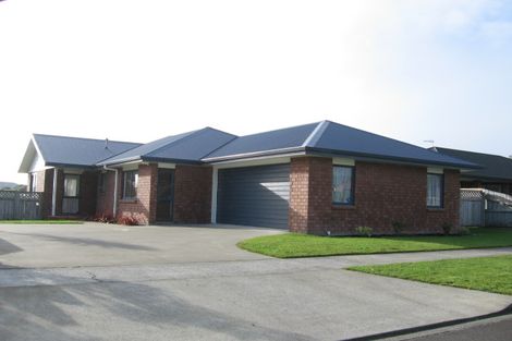 Photo of property in 9 Greenwood Place, Fitzherbert, Palmerston North, 4410