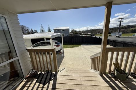 Photo of property in 141 Awaroa Road, Helensville, 0800