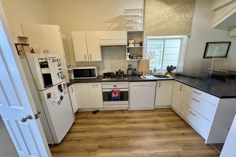 Photo of property in 2 Yale Road, Mount Cook, Wellington, 6021