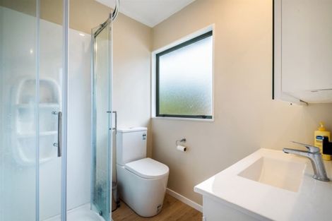 Photo of property in 20 Capilano Place, Glenfield, Auckland, 0629