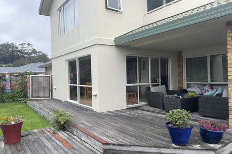 Photo of property in 6 Esther Place, Red Beach, 0932