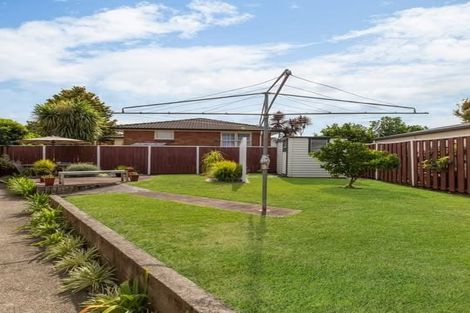 Photo of property in 1 Alf Walker Place, Papakura, 2110