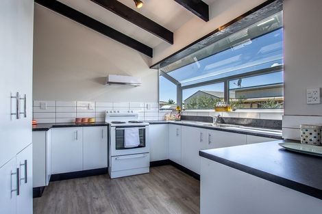 Photo of property in 13 Rutherford Drive, Waikanae Beach, Waikanae, 5036