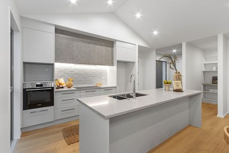 Photo of property in 5 Lorenzos Lane, Halswell, Christchurch, 8025