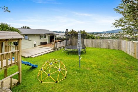 Photo of property in 6 Gaff Place, Whitby, Porirua, 5024