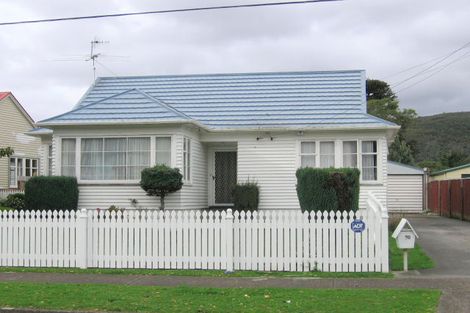 Photo of property in 10 Lockwood Crescent, Taita, Lower Hutt, 5011