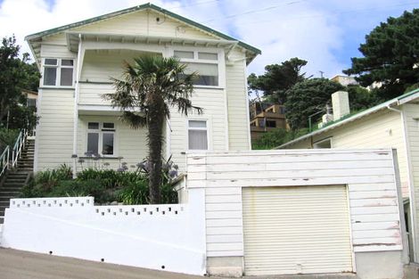 Photo of property in 48 Jackson Street, Island Bay, Wellington, 6023