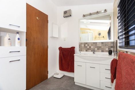 Photo of property in 15 Leven Street, South Hill, Oamaru, 9400