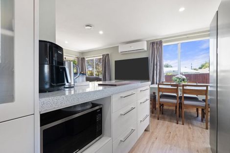 Photo of property in 2 Magenta Place, Broomfield, Christchurch, 8042