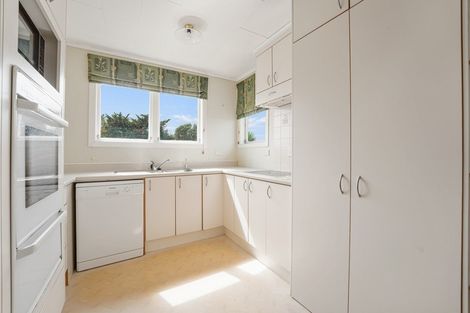 Photo of property in 49 Nevada Drive, Merrilands, New Plymouth, 4312