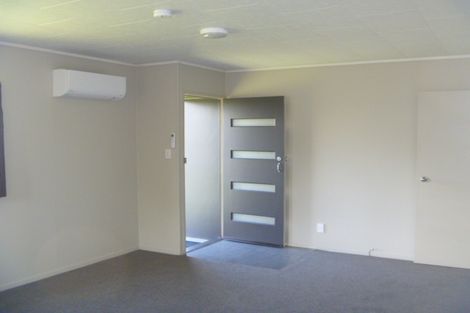 Photo of property in 1/8 Senecio Place, Weymouth, Auckland, 2103