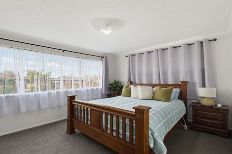 Photo of property in 2 Regency Crescent, Redwood, Christchurch, 8051