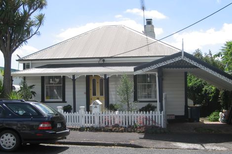 Photo of property in 28 Church Street, Devonport, Auckland, 0624
