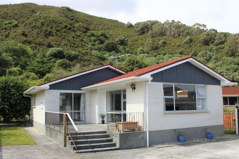 Photo of property in 101a Wyndrum Avenue, Waterloo, Lower Hutt, 5011