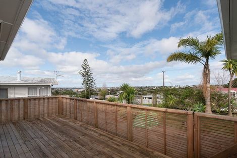 Photo of property in 22 Sycamore Drive, Sunnynook, Auckland, 0620