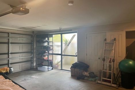 Photo of property in 8 Mt Lebanon Crescent, The Gardens, Auckland, 2105