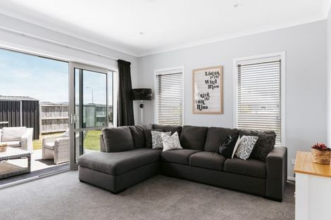 Photo of property in 34 Farrier Street, Papamoa, 3118